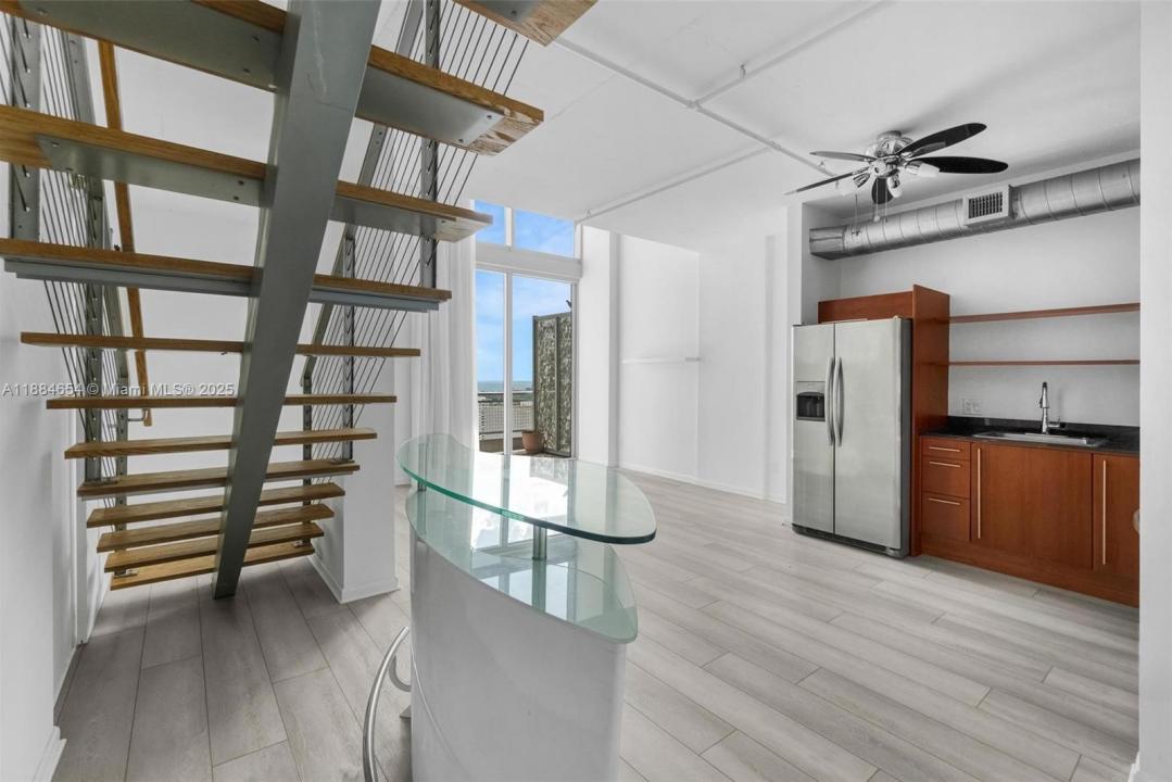 690 SW 1 CT PHII 19, Miami, Florida 33130, Estados Unidos