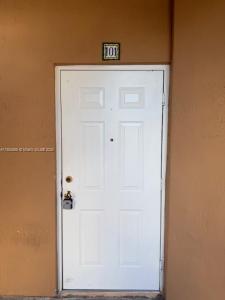 17820 NW 73rd Ave 101-1, Hialeah, Florida 33015, USA