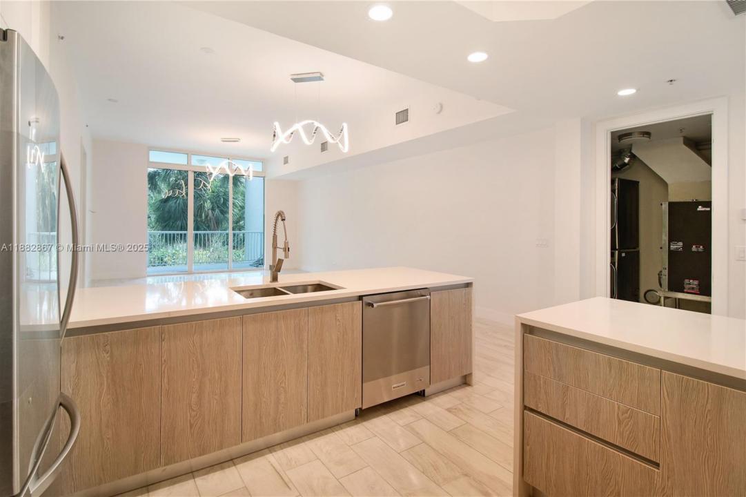 North Miami, Florida 33181