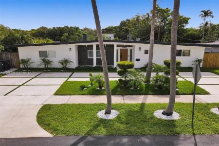 18891 NE 20th Ct, North Miami Beach, Florida 33179, USA