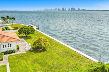 7500 W Treasure Dr, North Bay Village, Florida 33141