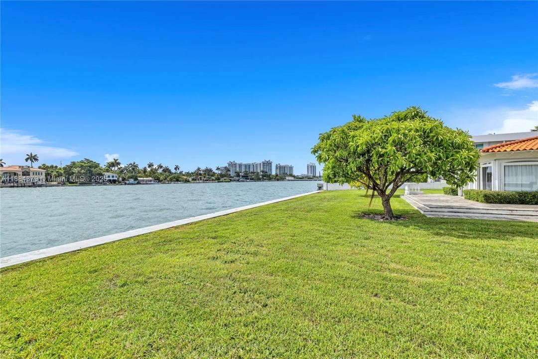 7500 W Treasure Dr, North Bay Village, Florida 33141