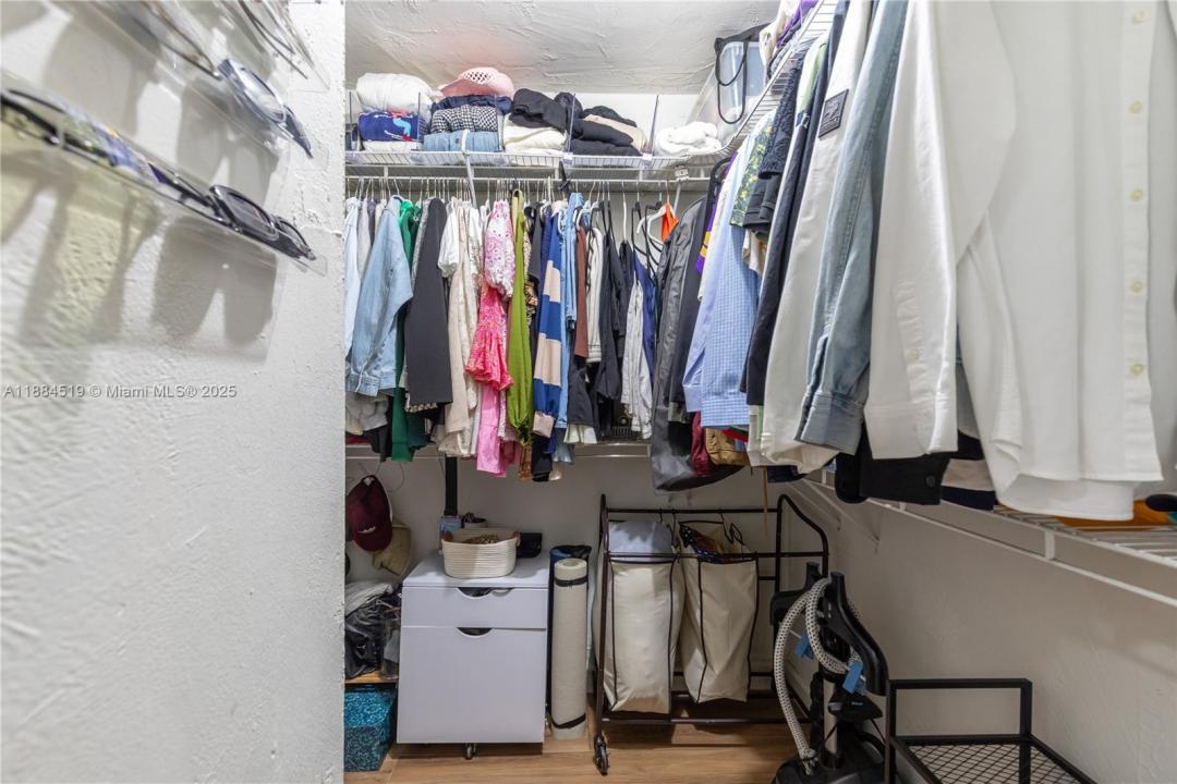6884 N Kendall Dr C401, Pinecrest, Florida 33156, Estados Unidos