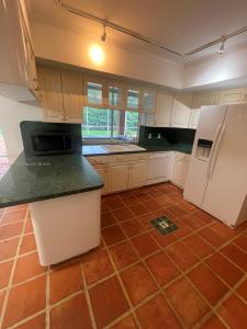 7185 SW 101st St, Pinecrest, Florida 33156, USA