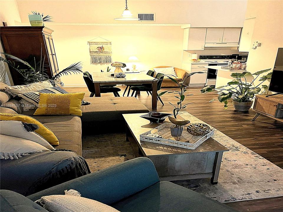 3211 Sabal Palm Mnr 203, Davie, Florida 33024, Estados Unidos