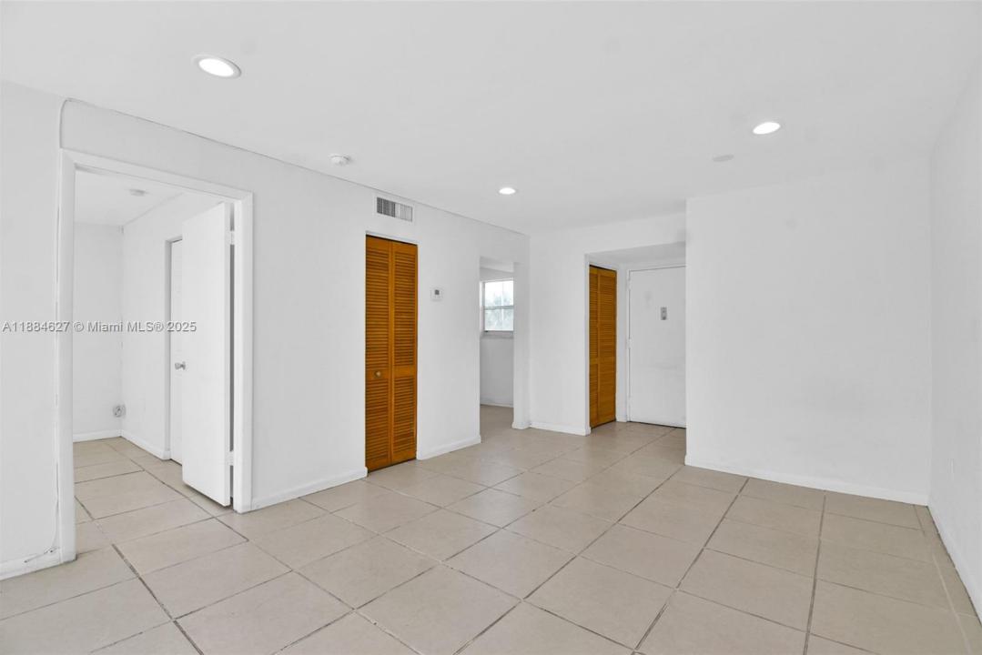 618 Euclid Ave 303, Miami Beach, פלורידה 33139, ארצות הברית של אמריקה 