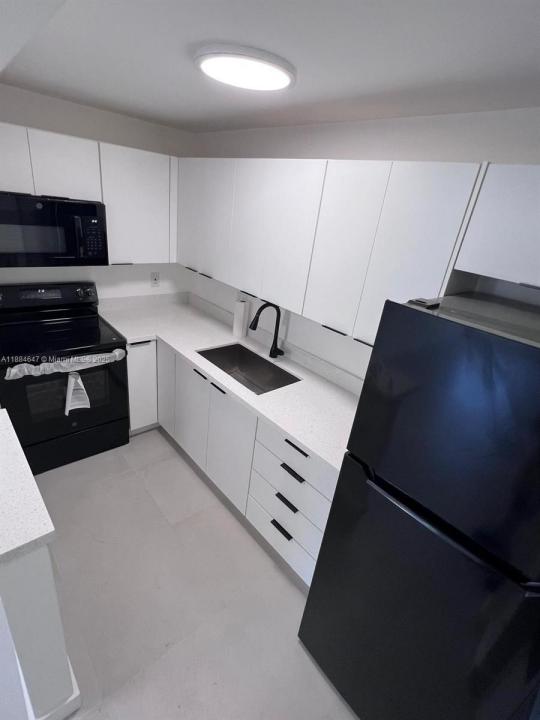 7820 NE Bayshore Ct 101, Miami, Florida 33138, Stati Uniti