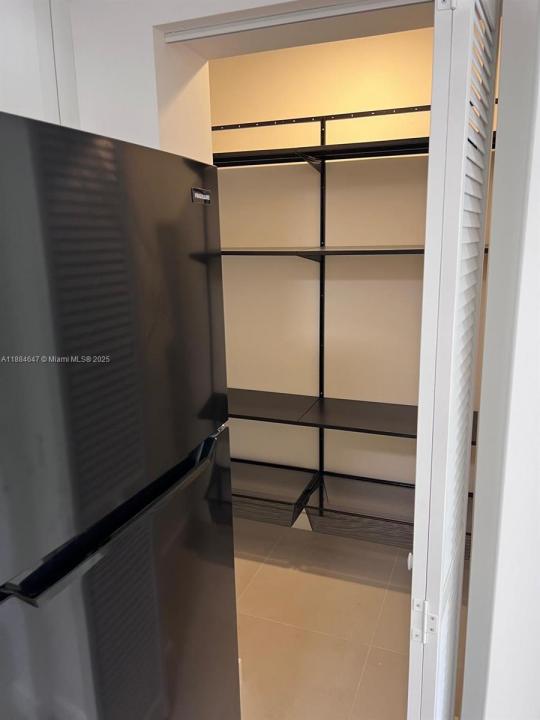 7820 NE Bayshore Ct 101, Miami, Florida 33138, Stati Uniti