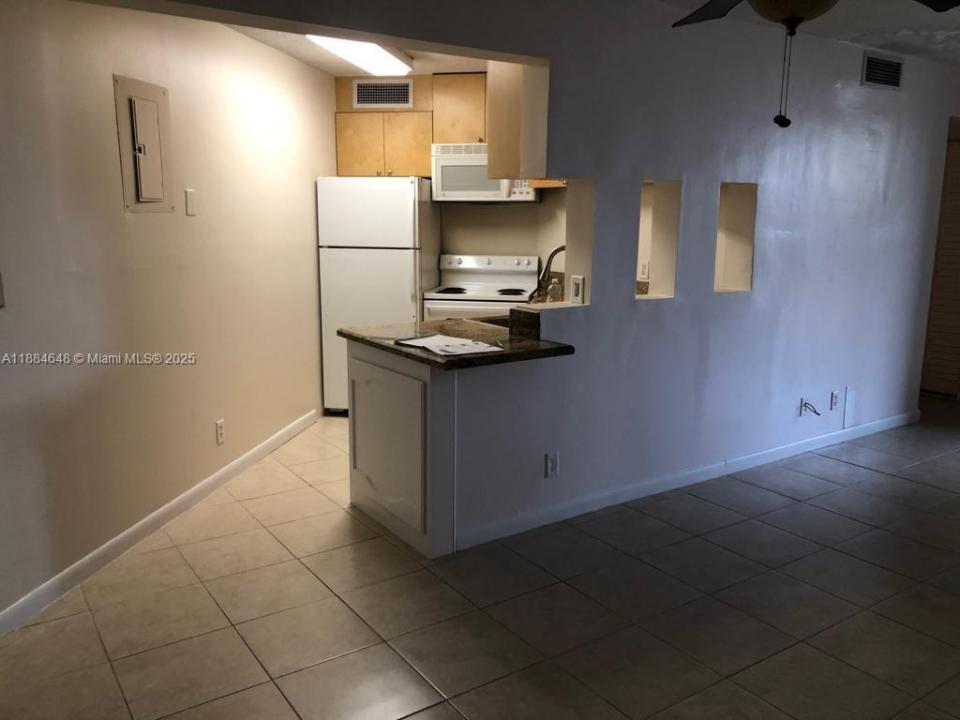 215 Lake Pointe Dr 103, Oakland Park, Florida 33309, Stati Uniti
