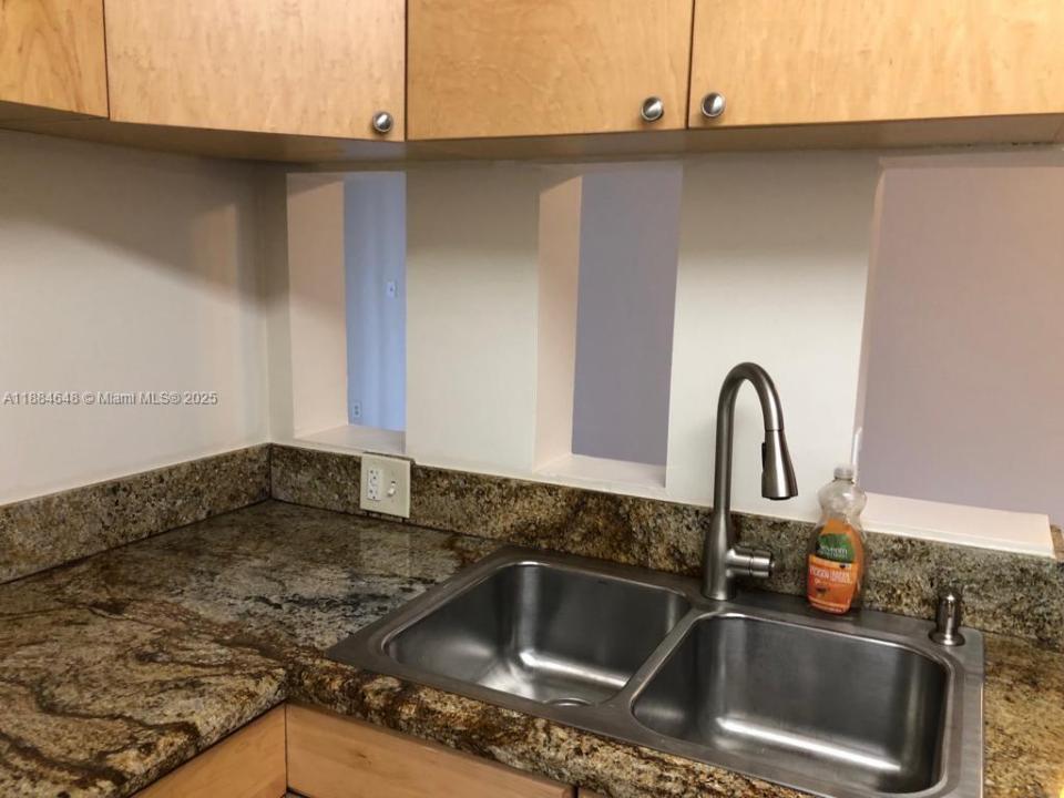 215 Lake Pointe Dr 103, Oakland Park, Florida 33309, Stati Uniti
