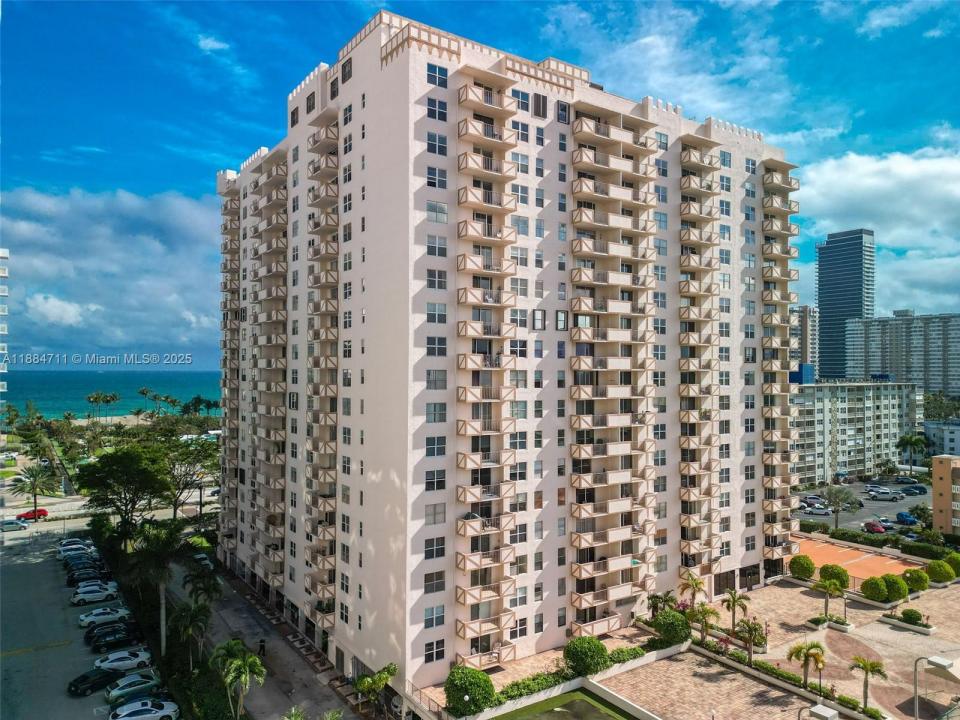 1865 S Ocean Dr 16B, Hallandale Beach, Florida 33009, Amerika Birleşik Devletleri