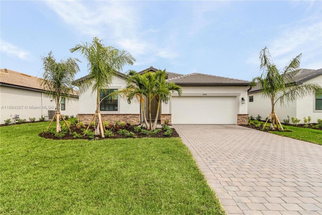 18566 IVES DR, Estero, Florida 33928, Estados Unidos