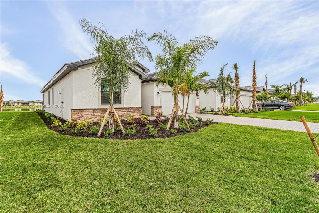 18566 IVES DR, Estero, Florida 33928, Estados Unidos