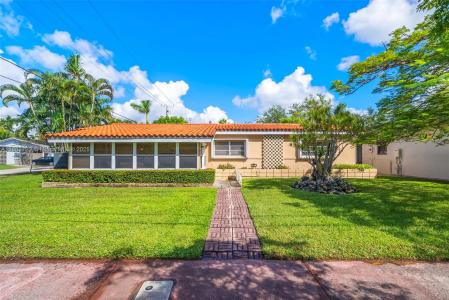 995 S Shore Dr, Miami Beach, Florida 33141, USA
