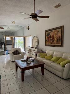 19375 SW 123rd Ave, Miami, Florida 33177, USA