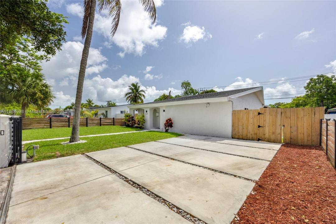 12245 NW 2nd Ave, North Miami, Florida 33168
