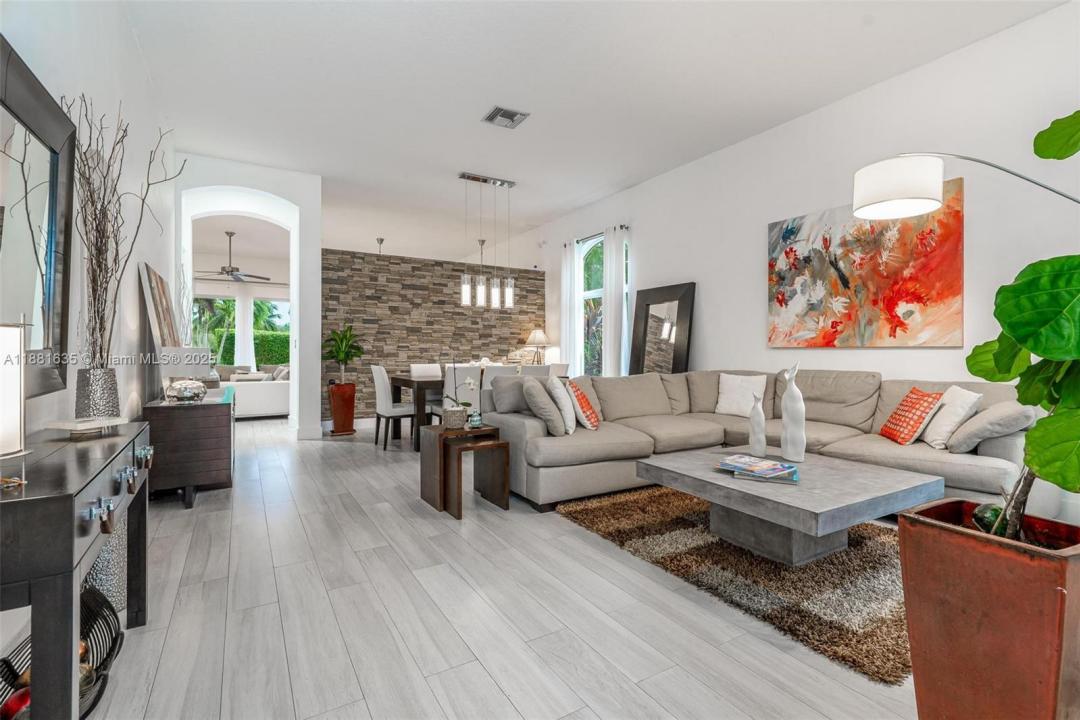 1601 NW 143rd Ter, Pembroke Pines, Floryda 33028, USA