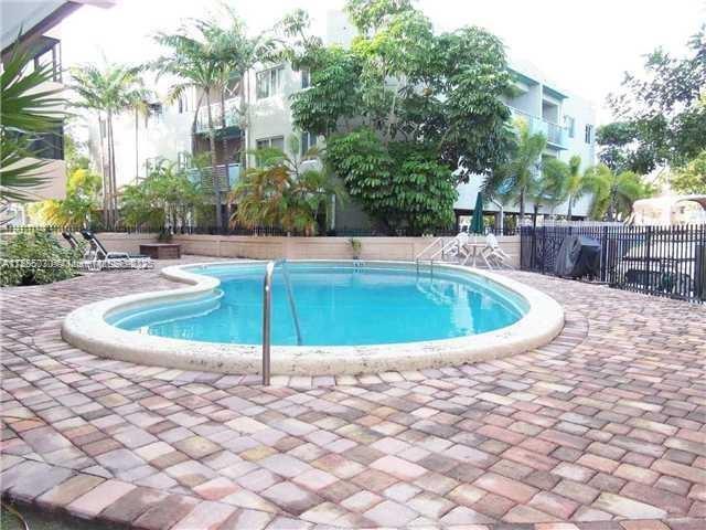 3527 NE 168th St 307, North Miami Beach, 佛羅里達州 33160, 美國