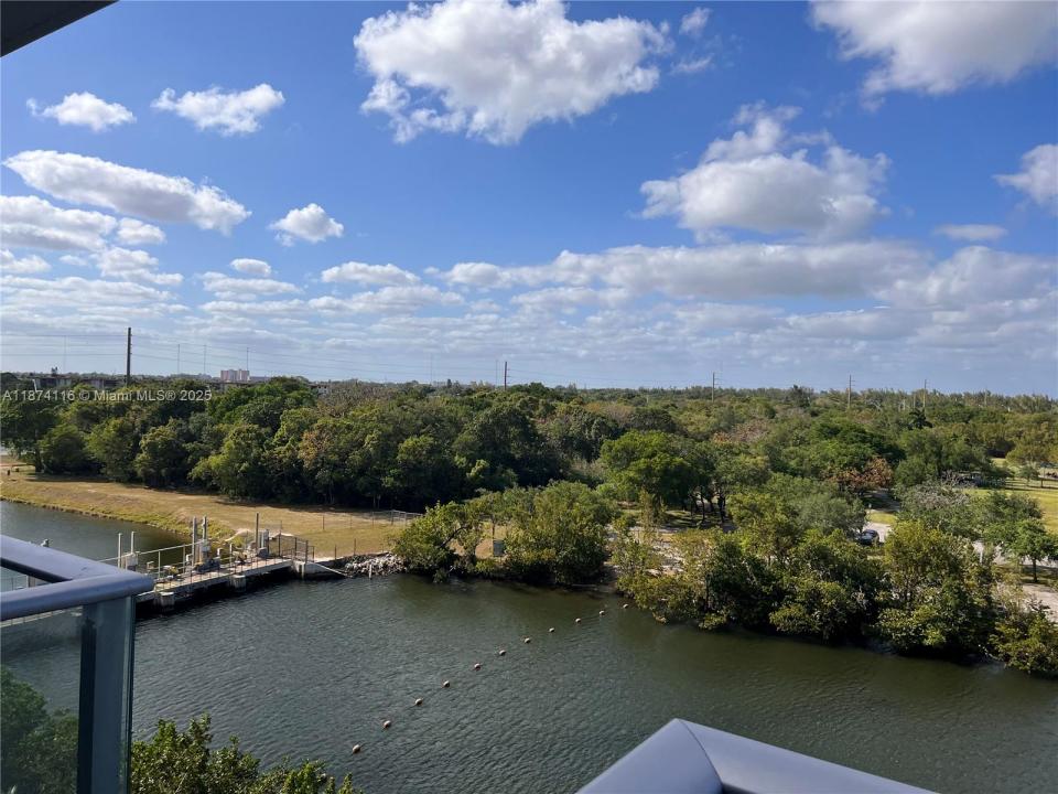 16385 Biscayne Blvd 606, North Miami Beach, Флорида 33160, Соединенные Штаты