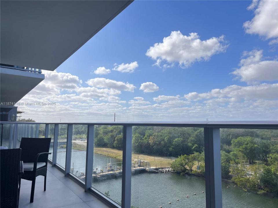 16385 Biscayne Blvd 606, North Miami Beach, Флорида 33160, Соединенные Штаты