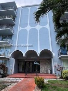12500 NE 15th Ave 203, North Miami, Florida 33161, USA