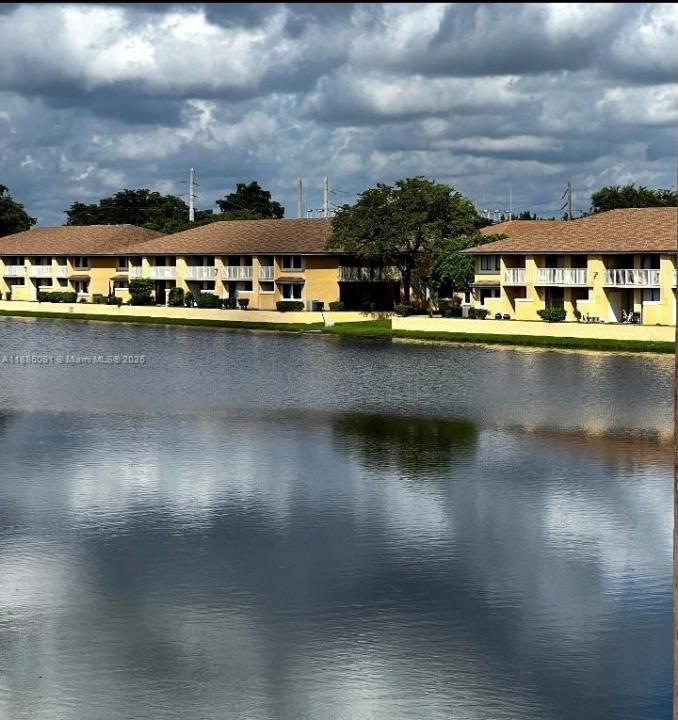 415 NW 210th St 206, Miami Gardens, Florida 33169, USA