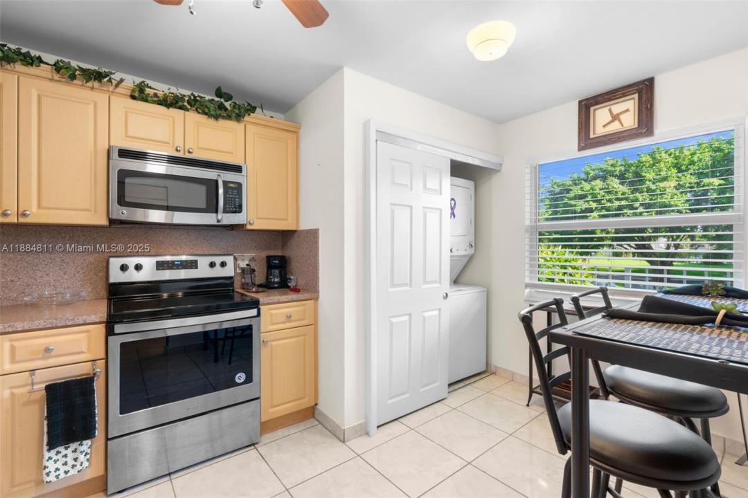 1460 NW 80th Ave 207, Margate, Floryda 33063, USA