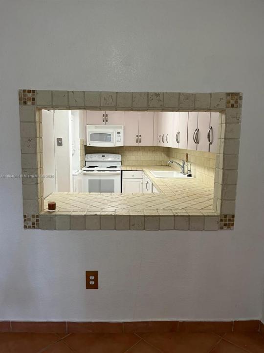 10000 NW 80th Ct 2108, Hialeah Gardens, Flórida 33016, Estados Unidos