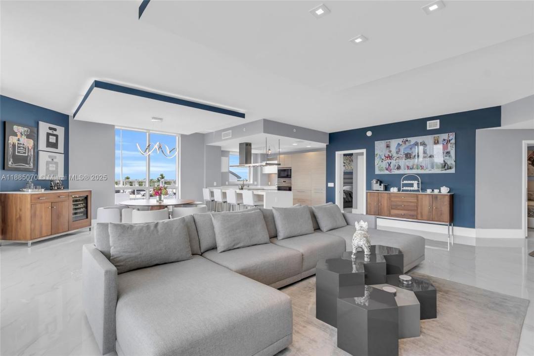 17111 Biscayne Blvd 602, North Miami Beach, 佛罗里达州 33160, 美国
