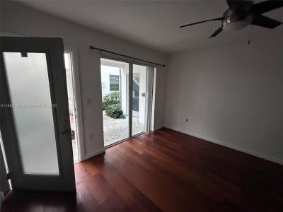 1560 Pennsylvania Ave 211, Miami Beach, Florida 33139, USA