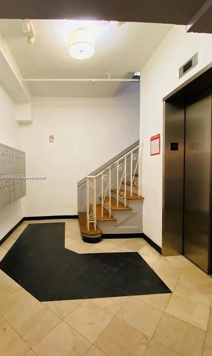 3710 Collins Ave N-200, Miami Beach, Florida 33140, Stati Uniti