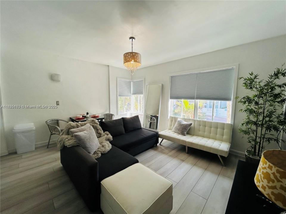 3710 Collins Ave N-200, Miami Beach, Florida 33140, Stati Uniti