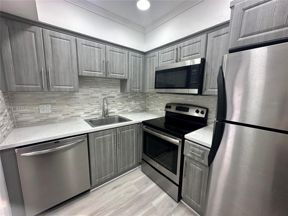 13984 NE 2nd Ct 3-2-3, Miami, Floride 33161, États-Unis