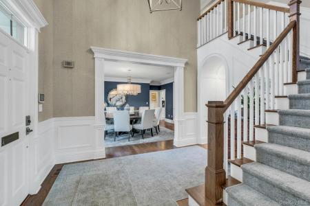 7 True Harbour Way, Islip, New York 11795