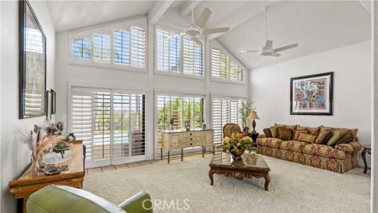 Vista del Lago Dr, Riverside, Калифорния 92503, Соединенные Штаты