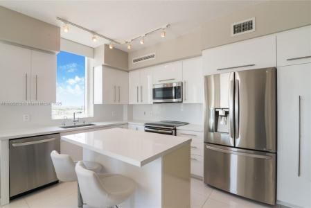 1745 E Hallandale Beach Blvd 807W, Hallandale Beach, Florida 33009, USA