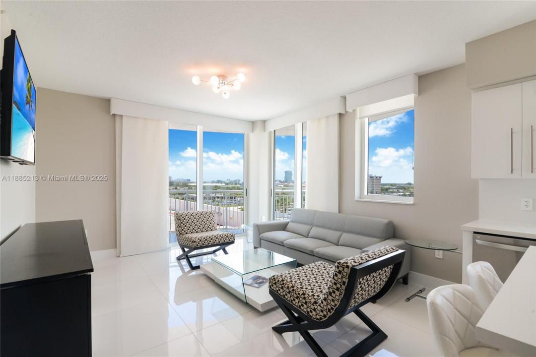 1745 E Hallandale Beach Blvd 807W, Hallandale Beach, Floride 33009, États-Unis