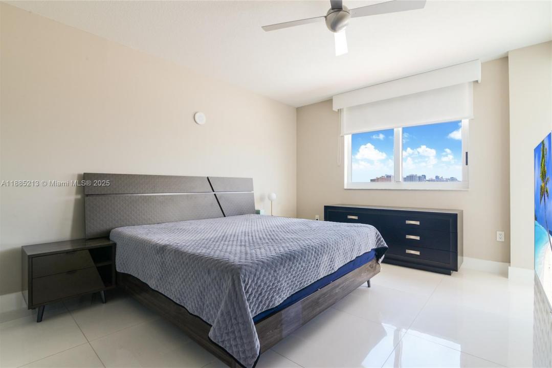 1745 E Hallandale Beach Blvd 807W, Hallandale Beach, Floride 33009, États-Unis