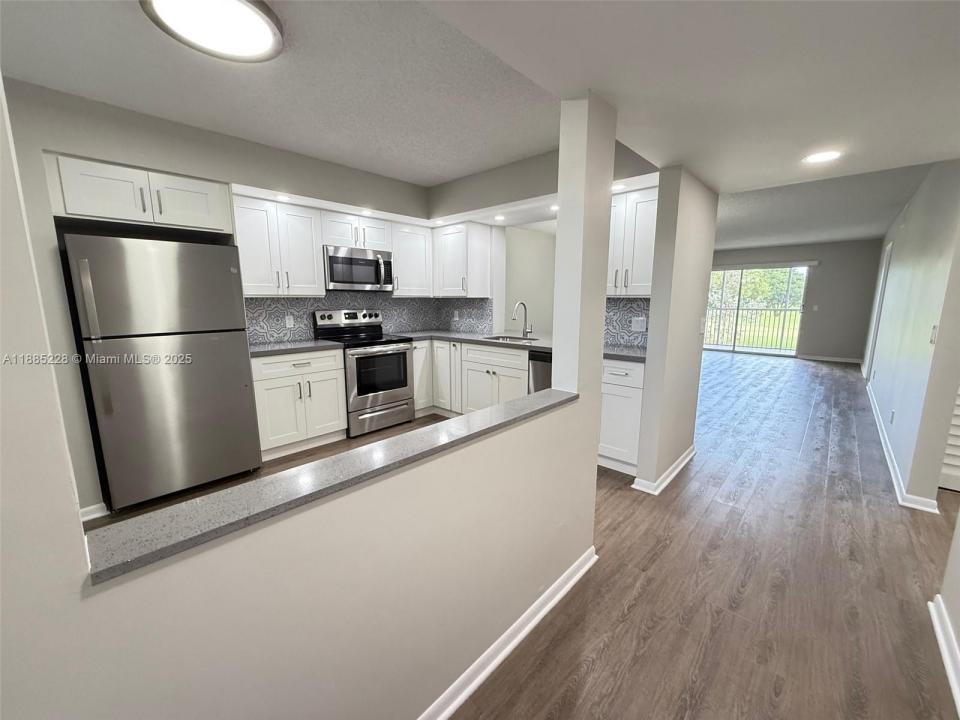 901 SW 128th Ave 208E, Pembroke Pines, Florida 33027, Estados Unidos