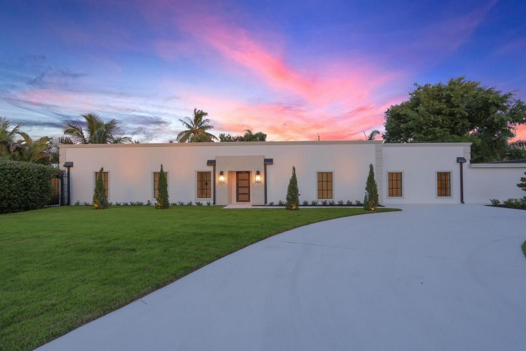 391 W Riverside Drive, Tequesta, Florida 33469