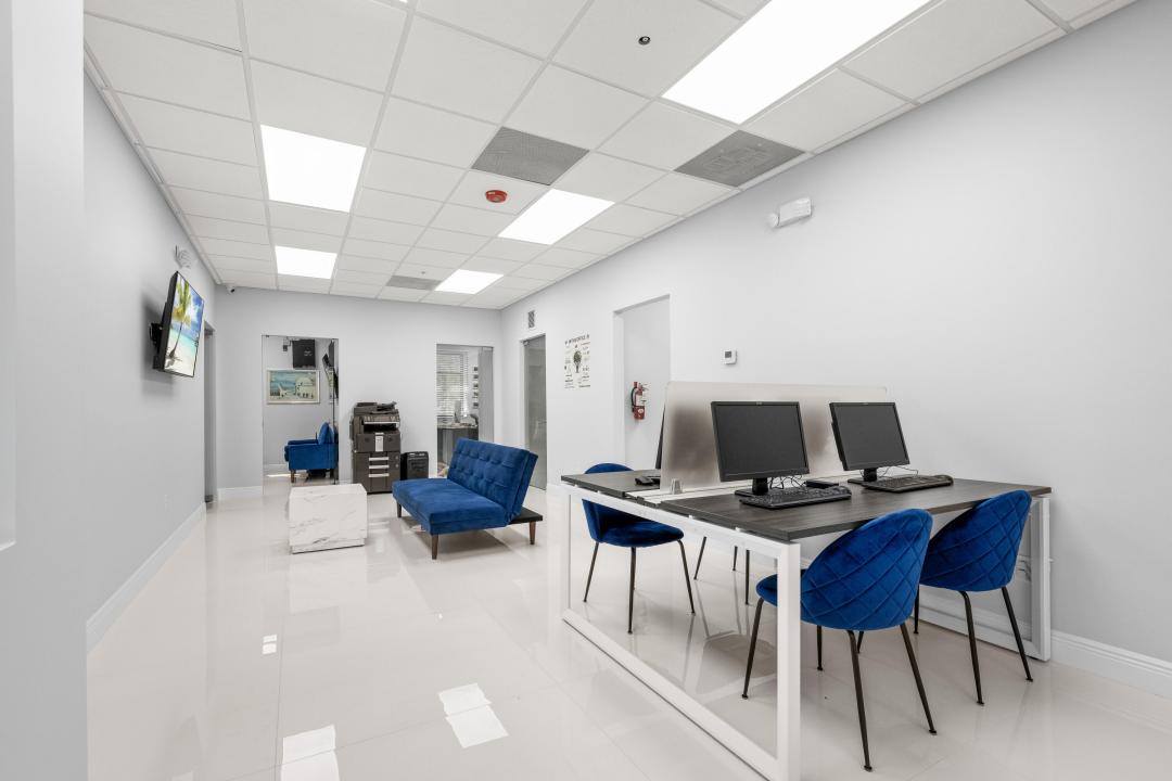 9200 Belvedere Road 207, Royal Palm Beach, Florida 33411