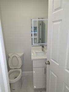 6701 W Wedgewood Ave, Davie, Florida 33331