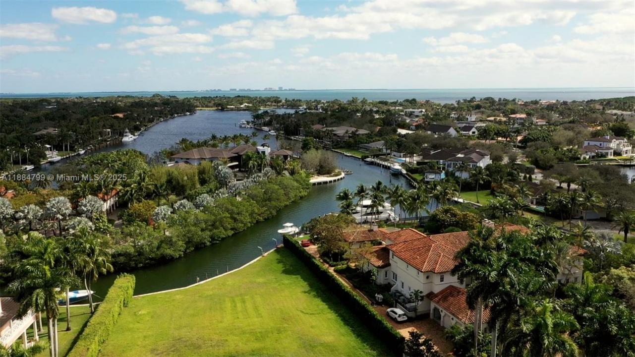 9175 Arvida Dr, Coral Gables, Florida 33156