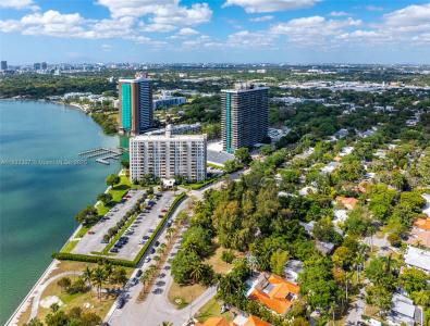 860 NE 70th St, Miami, 佛罗里达州 33138, 美国