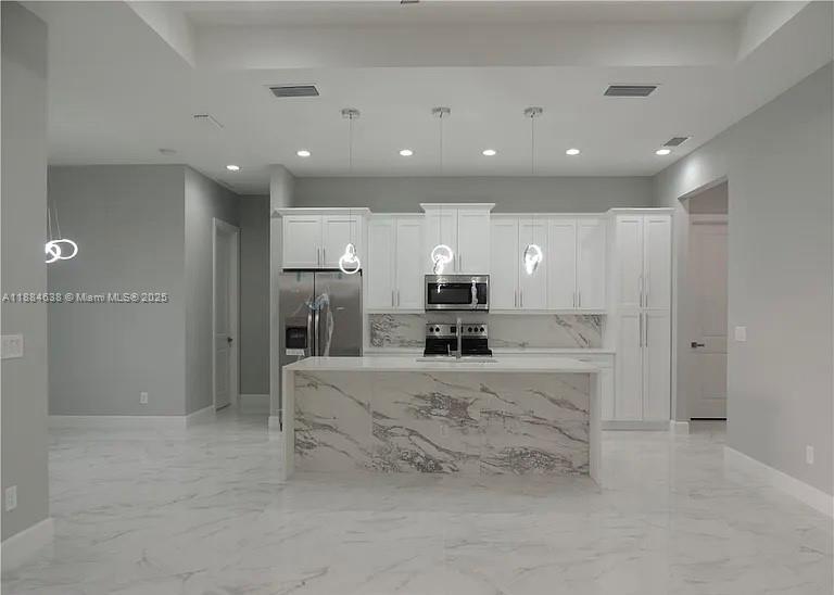 2011 NW 10 PL, Cape Coral, Florida 33993