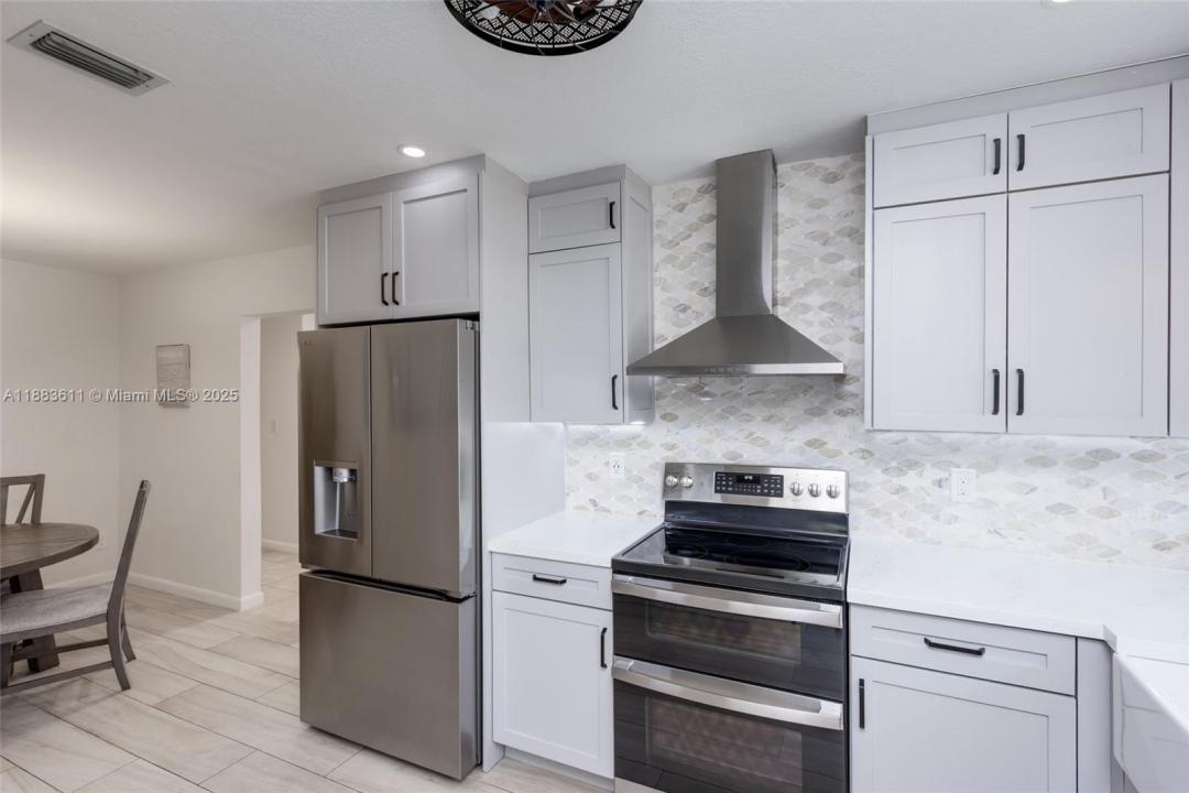210 SW 64th Ave, Pembroke Pines, Florida 33023, HOA KỲ