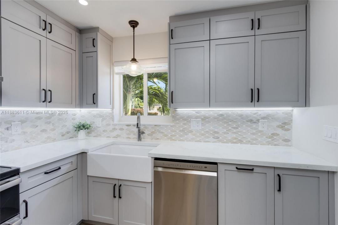210 SW 64th Ave, Pembroke Pines, Florida 33023, HOA KỲ