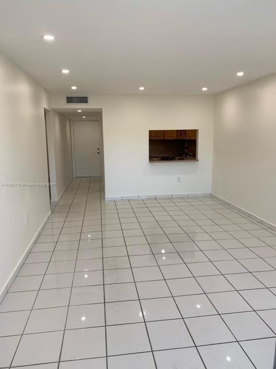 1555 W 44th Pl 234, Hialeah, Florida 33012, HOA KỲ