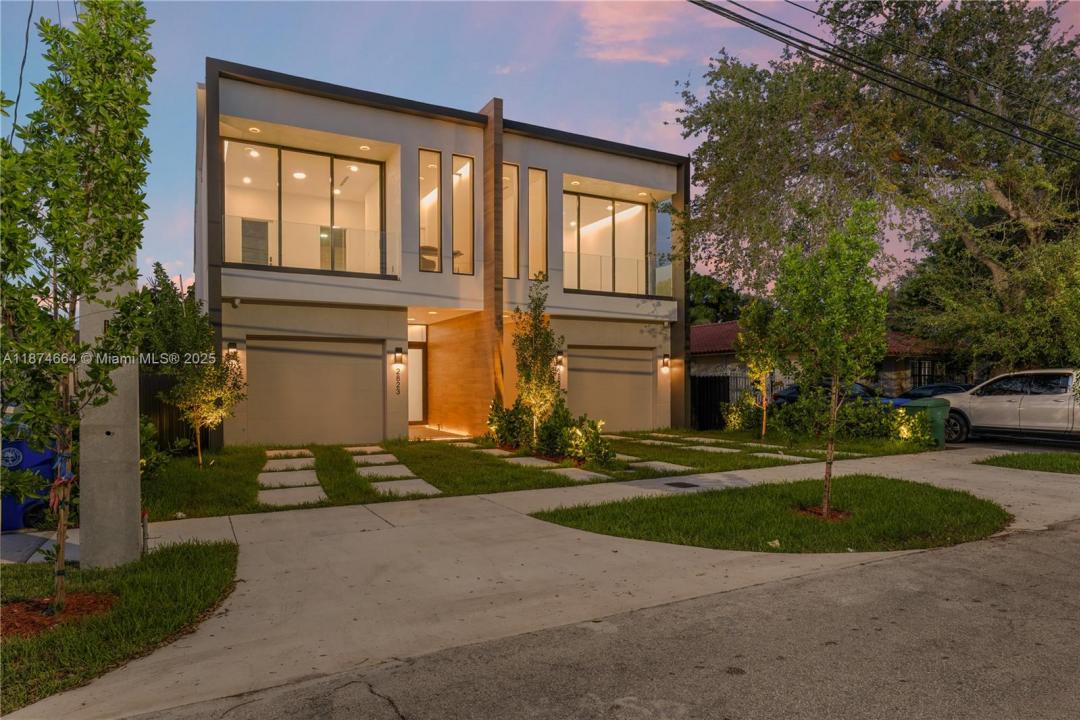 2823 SW 23rd Ter Left Side, Miami, Florida 33145, Stati Uniti