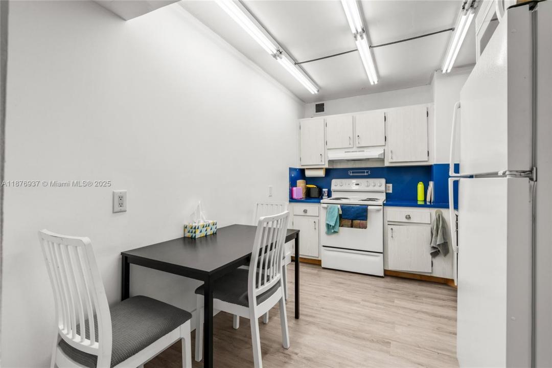 100 Bayview Dr 229, Sunny Isles Beach, Флорида 33160, Соединенные Штаты